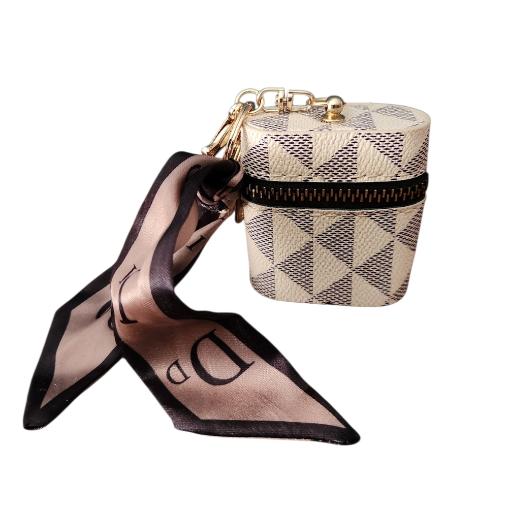 Earbud Case with Keyring & Scarf